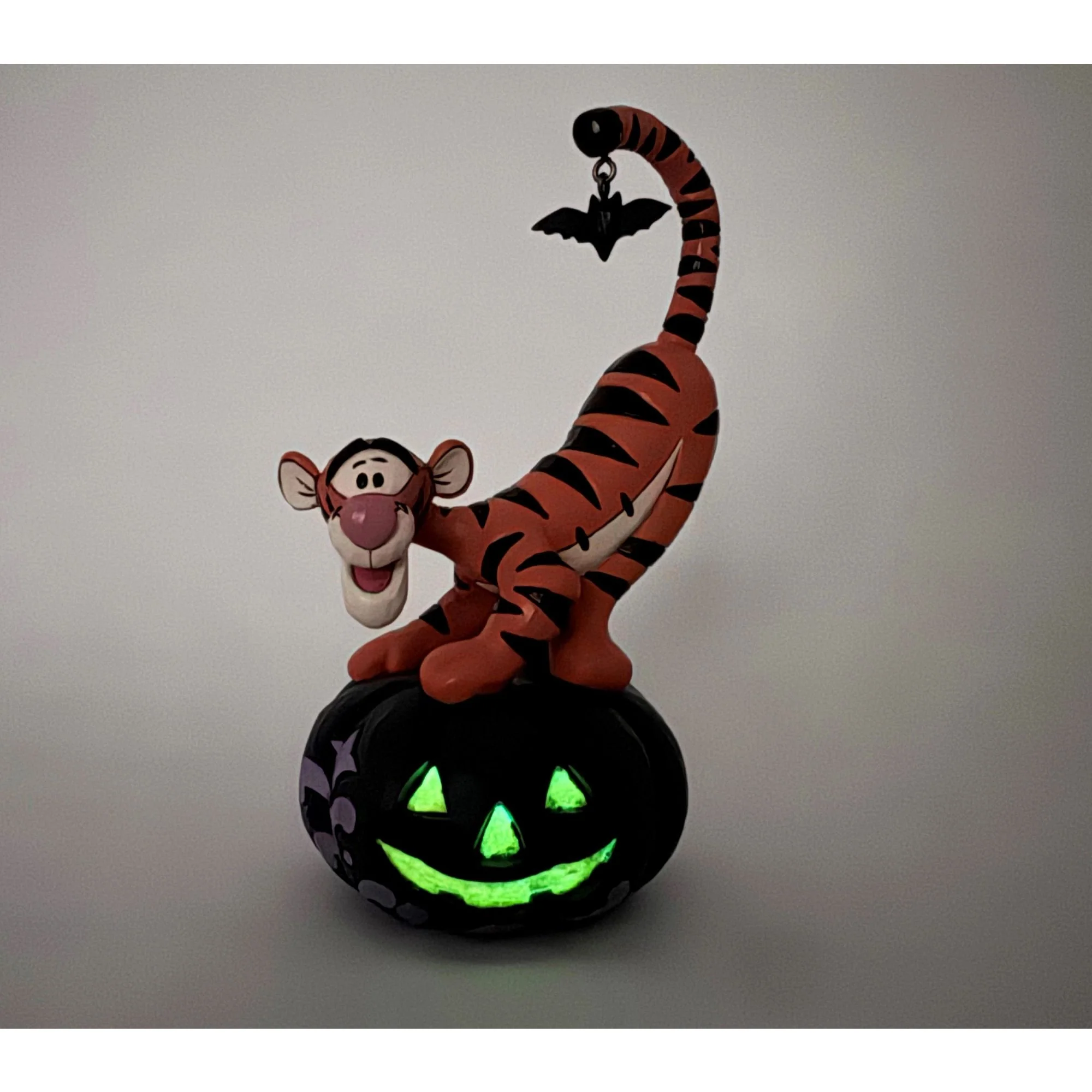Bat-tastic Fun (Tigger on Jack-O-Lantern Figurine) - Image 7