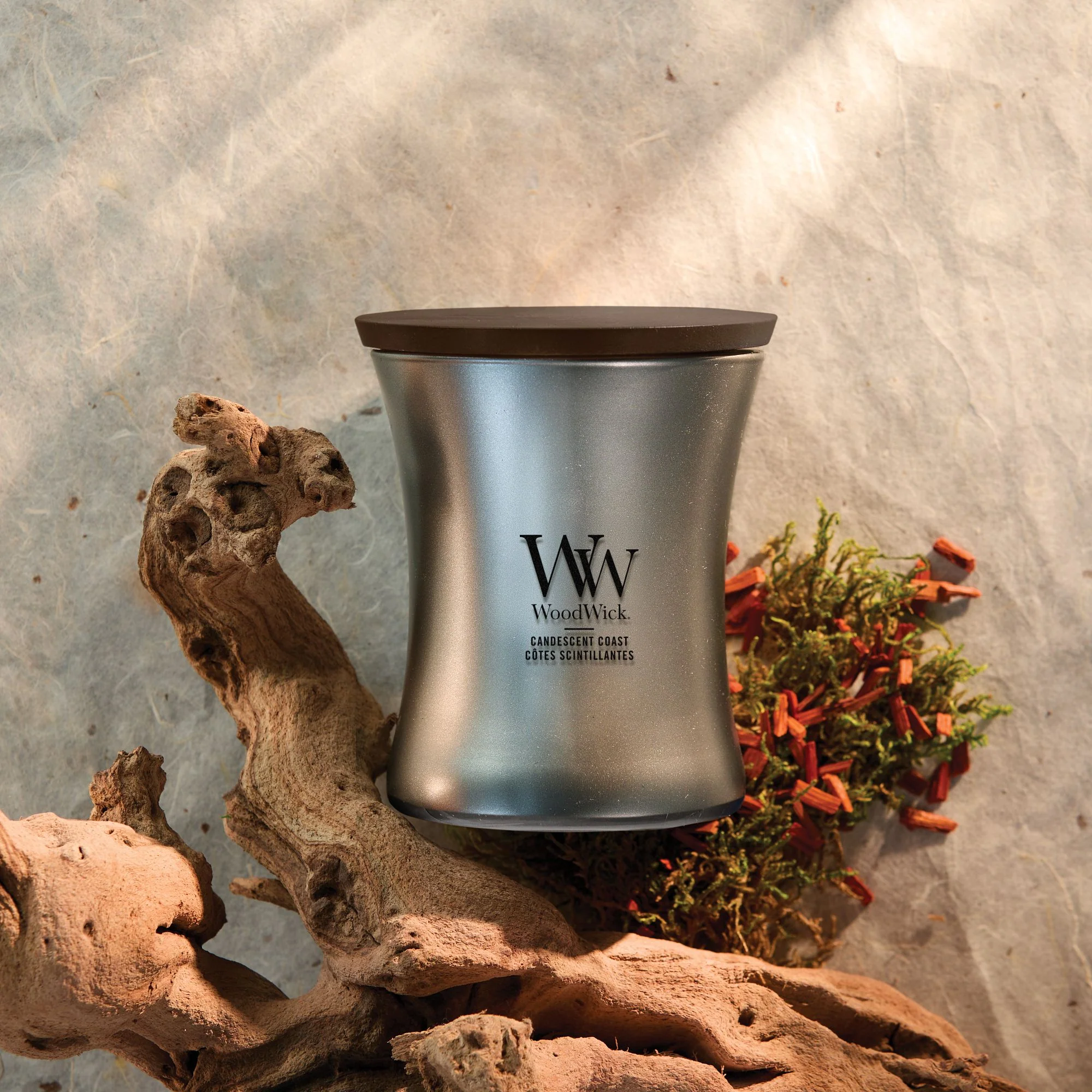 Candescent Coast Medium Hourglass by WoodWick - Image 7
