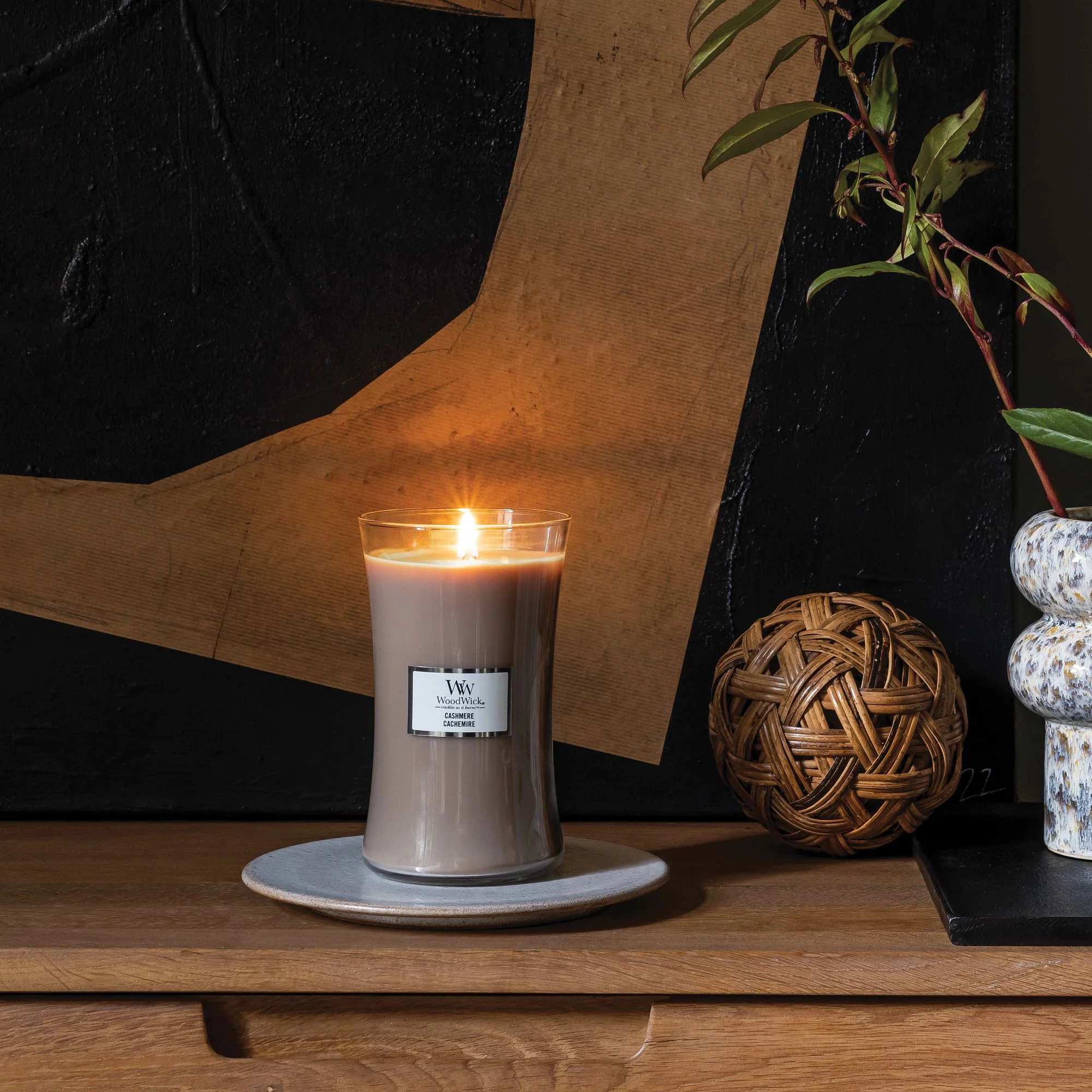 Cashmere Large Hourglass Wood Wick Candle - Image 4